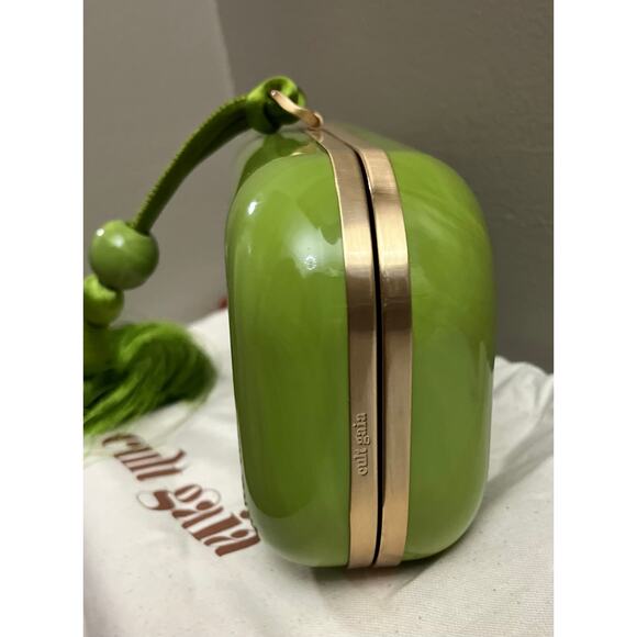 Cult Gaia
small Yasmin tassel-embellished clutch bag - Picture 8 of 10